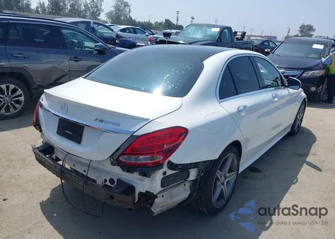 2016 Mercedes-Benz C 300 Luxury/Sport z USA, uszkodzony, nr VIN 55SWF4JB7GU172309